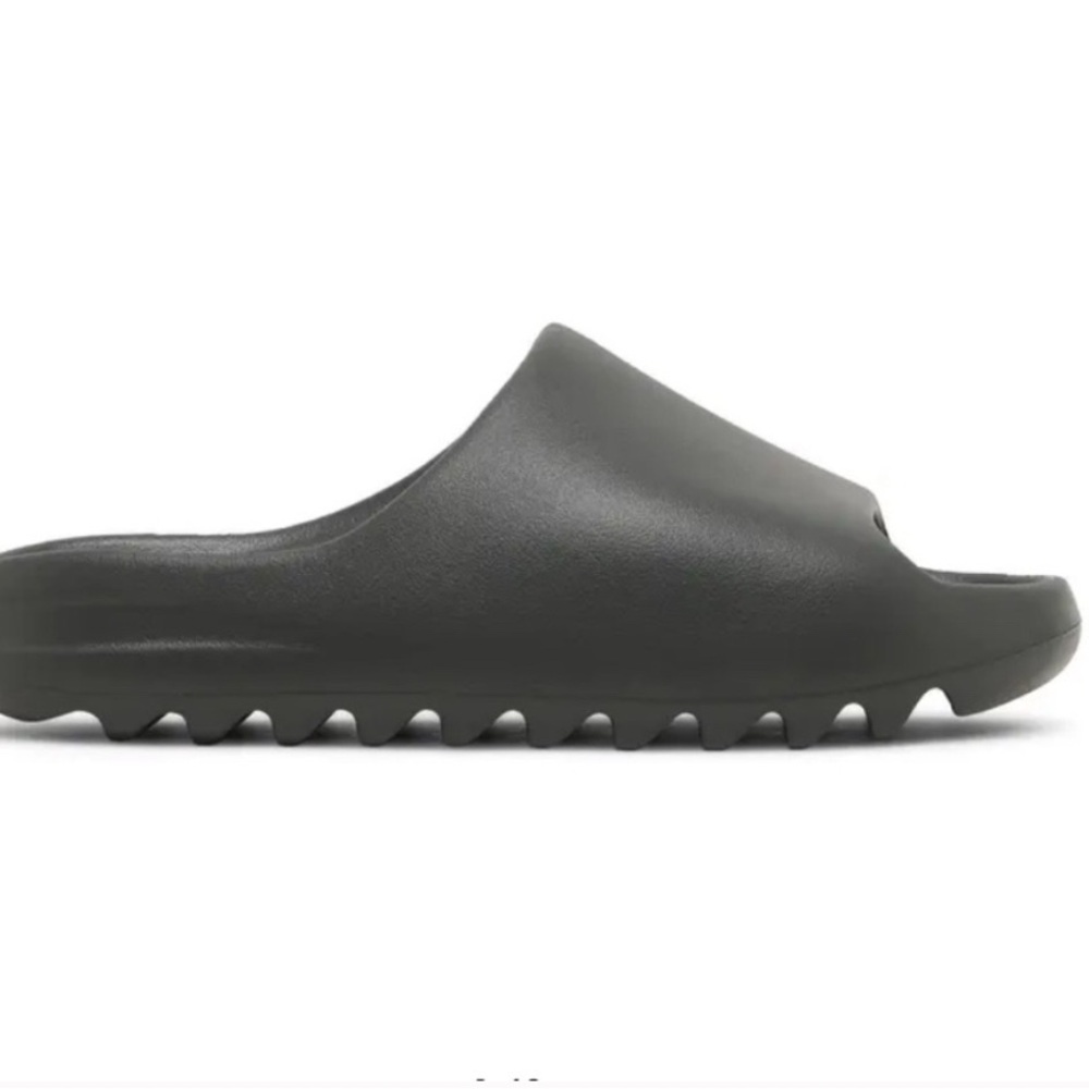 Yeezy Onyx Slide Sandal